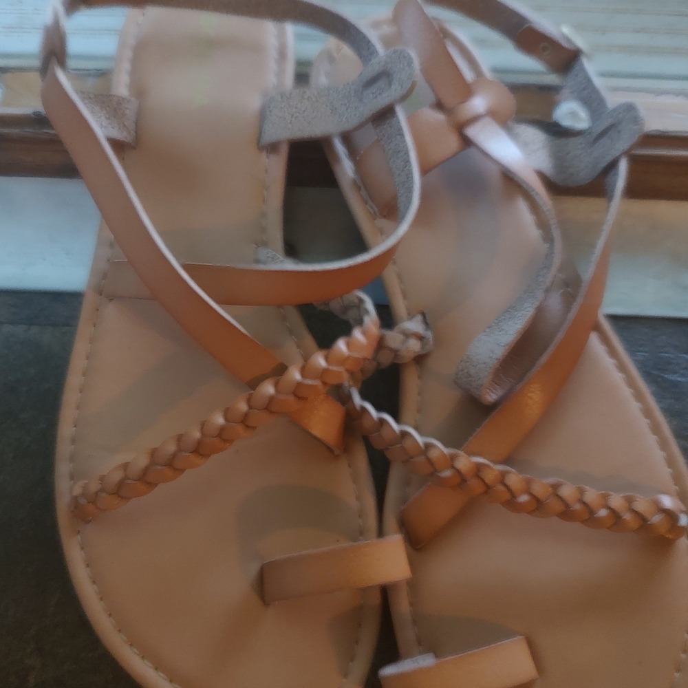 Sonoma Goods For Life Women Tan Strappy Braided Toe Loop Flat Sandals Size 8
